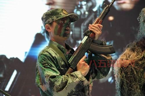 光荣使命军用版：解放军官兵训练娱乐首选