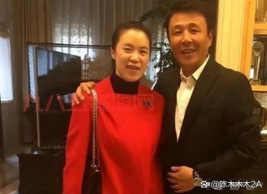 王楠夫妇给乒乓球奥运冠亚军送房