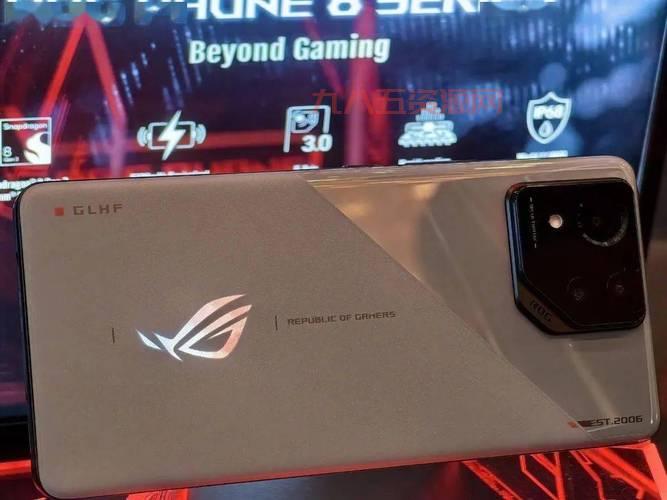 ROG 6 PRO性能炸裂！骁龙8+游戏手机新标杆