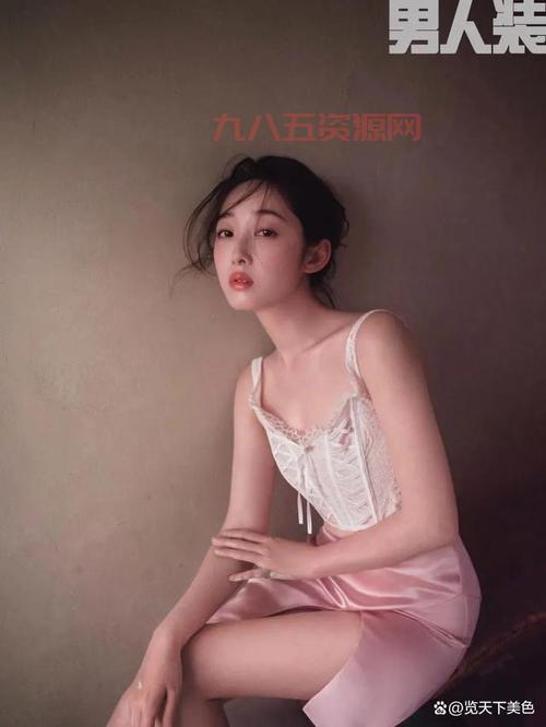 小苍男人装写真大曝光，电竞圈女神性感亮相