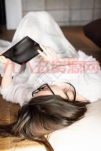 一个人看片会不会很无聊？这些方法让你乐在其中