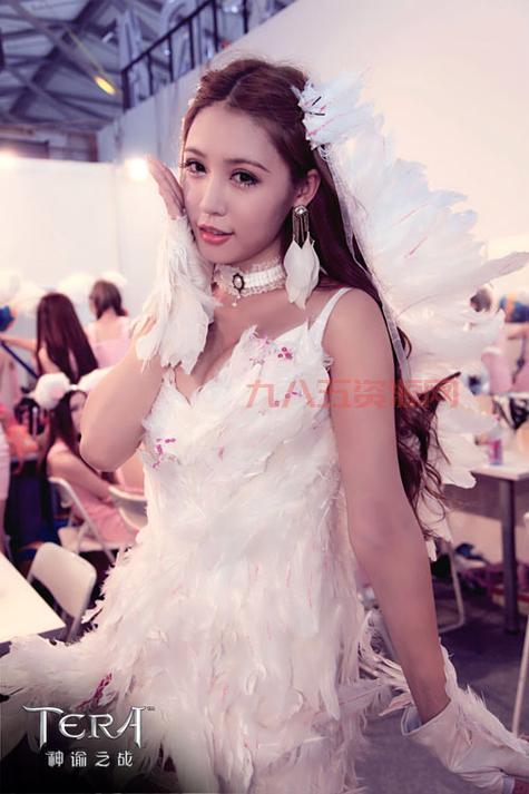 完美时空showgirl长啥样？高清美图让你一次看个够！